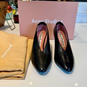 Acne Studios Black Leather Aja V-cut Block Heel Pumps - 37 (US 7)